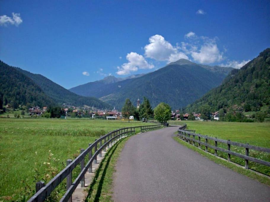 Chalet Rustico Bertolini Per Gruppi! Villa Vermiglio Exterior photo