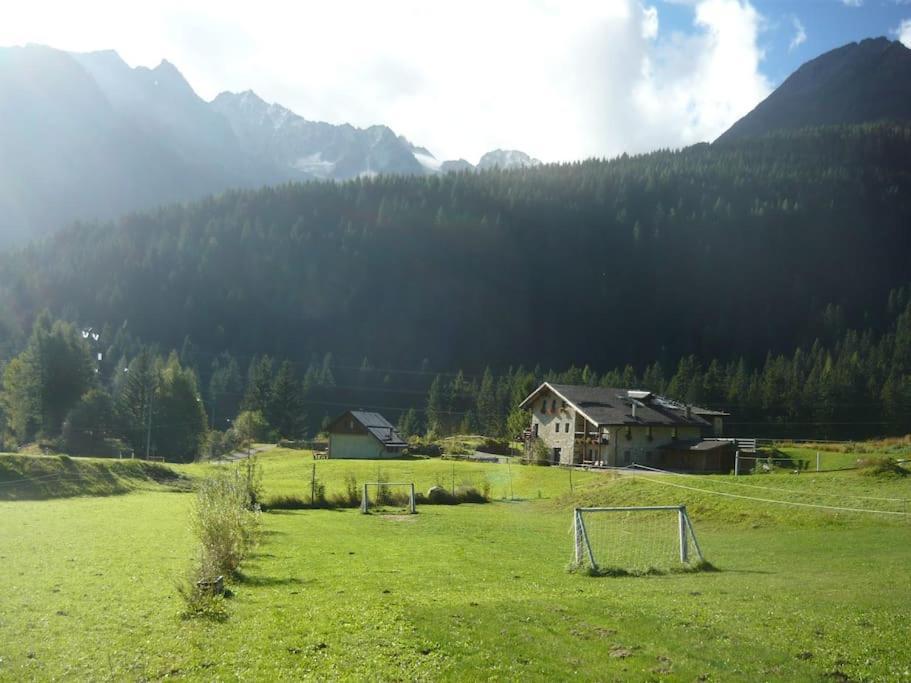Chalet Rustico Bertolini Per Gruppi! Villa Vermiglio Exterior photo