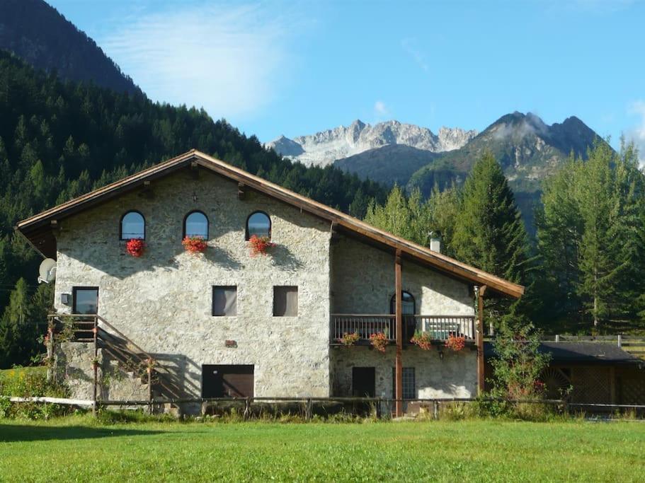 Chalet Rustico Bertolini Per Gruppi! Villa Vermiglio Exterior photo