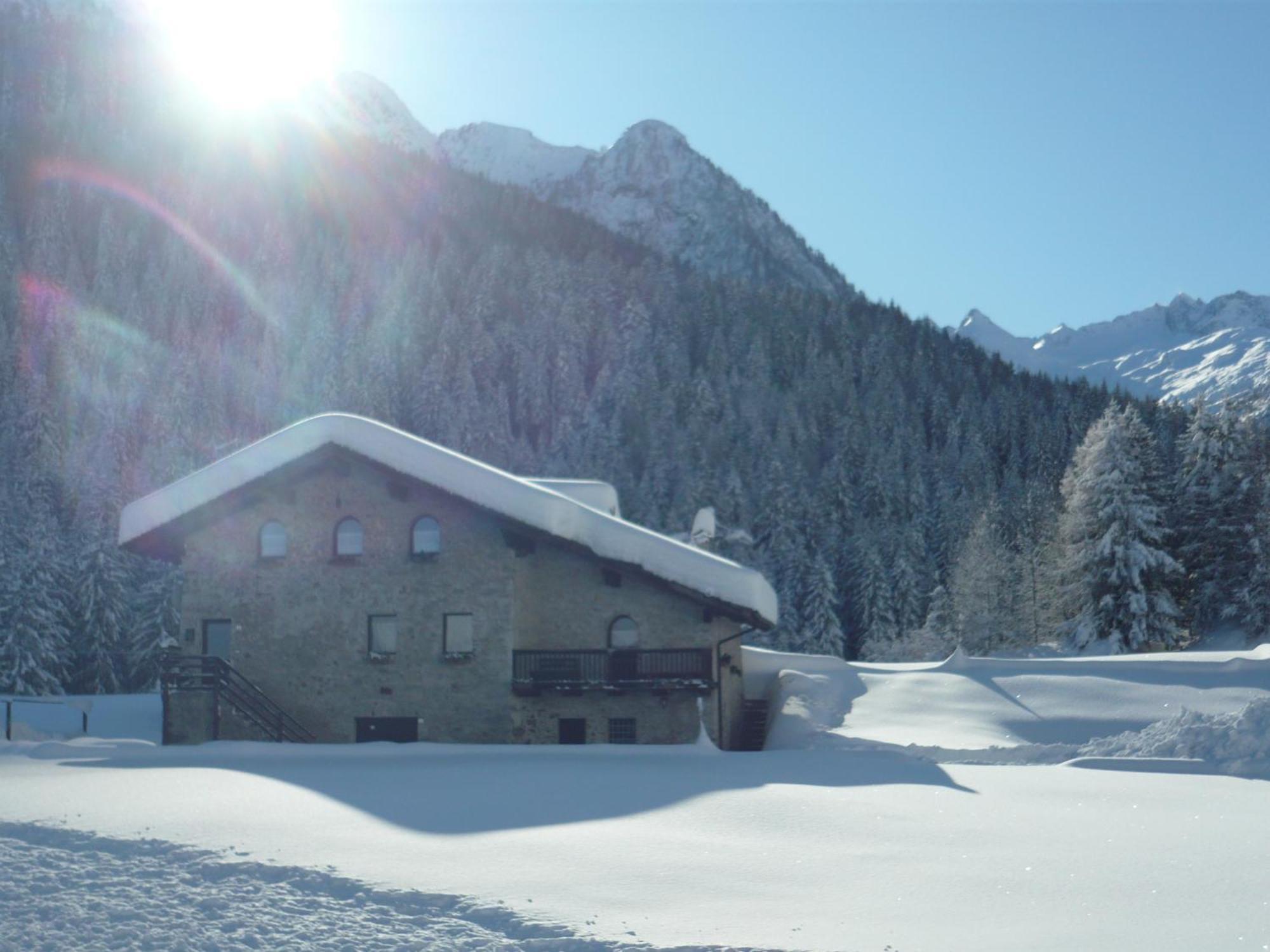 Chalet Rustico Bertolini Per Gruppi! Villa Vermiglio Exterior photo